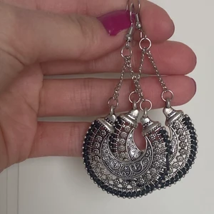 Örhängen  - Superfina örhängen köpta second hand!