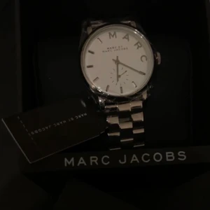 Marc Jacobs klocka  - Fick som present knapp använd. 
