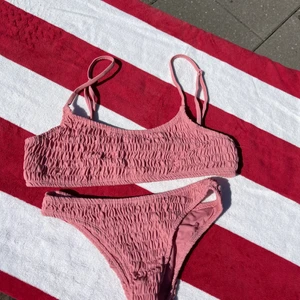 Söt bikini från Nakd  - Rosa bikini från Nakd. Använd 3 gånger. Stl M i överdel och stl XS i nederdel. 