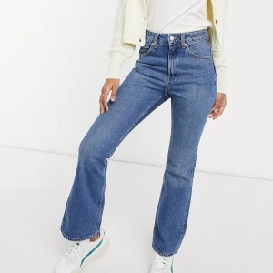 Jeans från Weekday - Använda en gång. Väldigt fina.