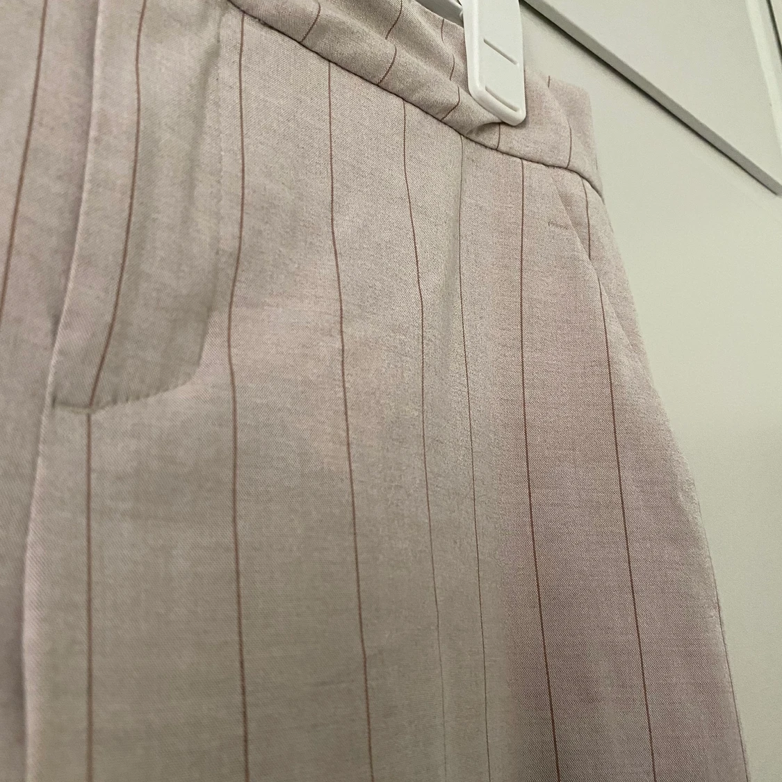 Randiga kostymbyxor  - 91