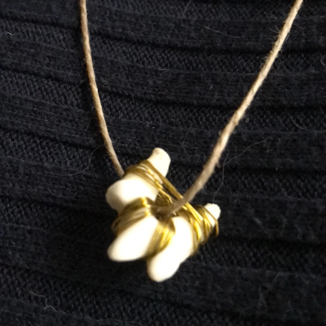 Handgjorda hjort-tands halsband