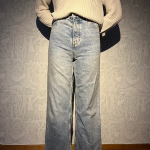 Jeans, 28 - Snygga Never denim jeans från Bik Bok, Frakt tillkommer