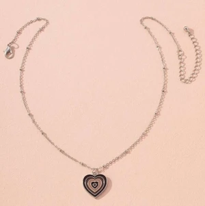 Brun hjärta halsband - Jätte fint hjärt halsband (har liknande i örhängen samt ring på min sida)