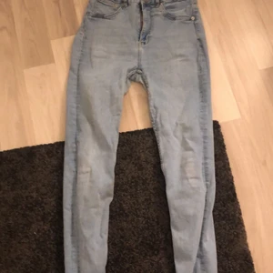 Skinny jeance st S/XS - Blå skinny jeance från lager 157 , storlek s/xs , andvända 