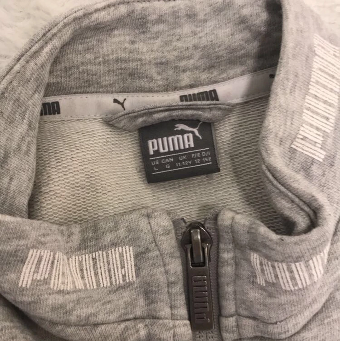 Grå Puma hoodie strl XS - 91