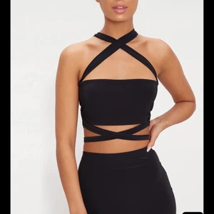 Bandeu med band  - Passar de flesta storlekarna då man justerar banden själv