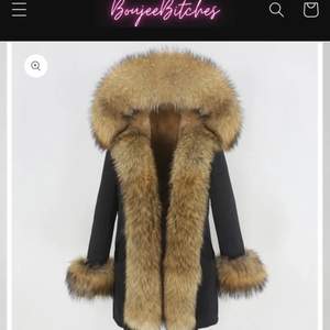 Our beautiful foxy parkas with real fox fur, in sooo many different colors! Boujeebitches.myshopify.com <- buy here 😍✨