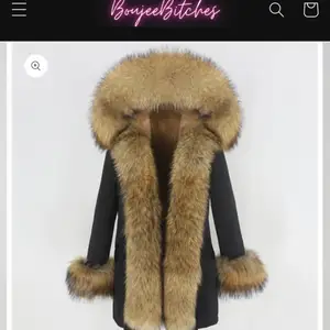 Our beautiful foxy parkas with real fox fur, in sooo many different colors! Boujeebitches.myshopify.com <- buy here 😍✨