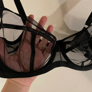 Bh från Ella M - Helt ny bh från Ella M i storleken 80b. Väldigt bra skick eftersom den är aldrig använd! Nypris runt 399kr frakt tillkommer!