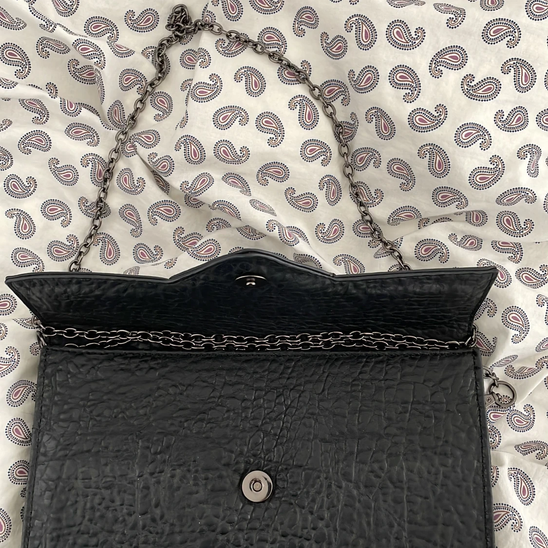 Väska med nitar - 90