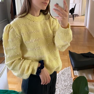 Stickad tröja  - Fin stickad tröja. Passar Xs-L. 