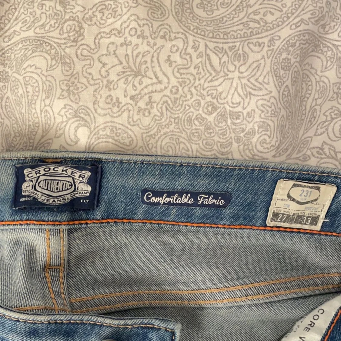 Jeans med hål - 91