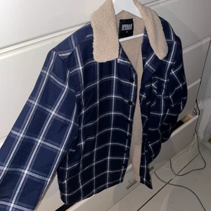 Urban Classics jacka - Varm urban classics jacka i size L. Perfekt till hösten eller vintern. Priset kan diskuteras 