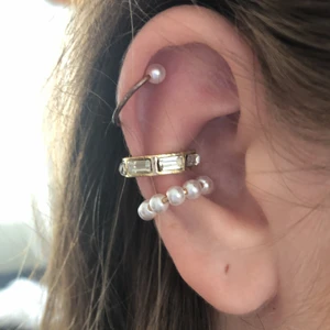 Fake earrings - 3 st fake earings, 2 går att klämma åt eller göra större om du har lite mindre eller lite större öron! Den sista med diamanter går tyvär inte att göra större eller mindre då den är gjord av guld… 