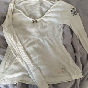En vit långärmad odd molly tröja (såklart äkta)🌟