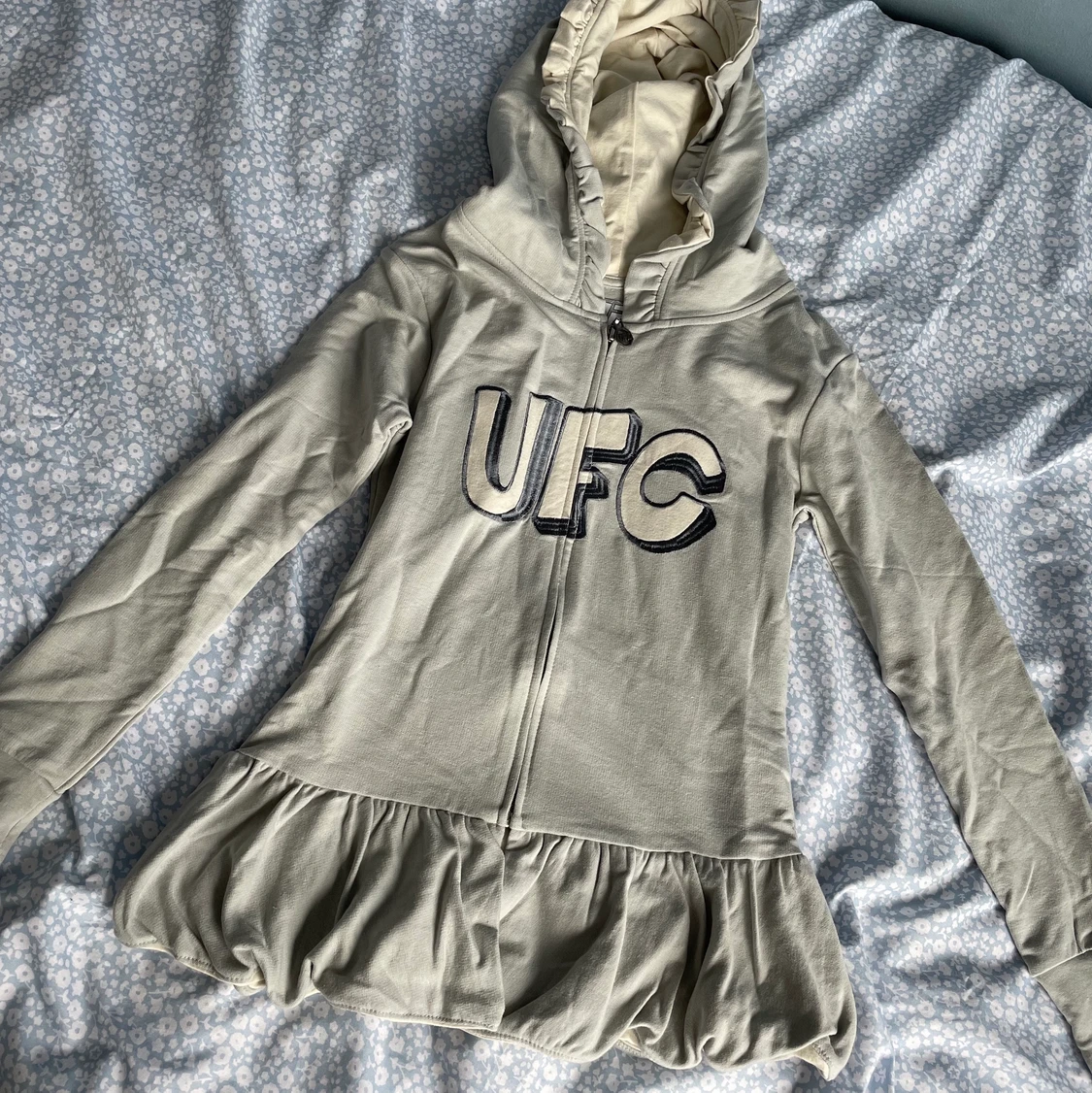 UFC hoodie XS