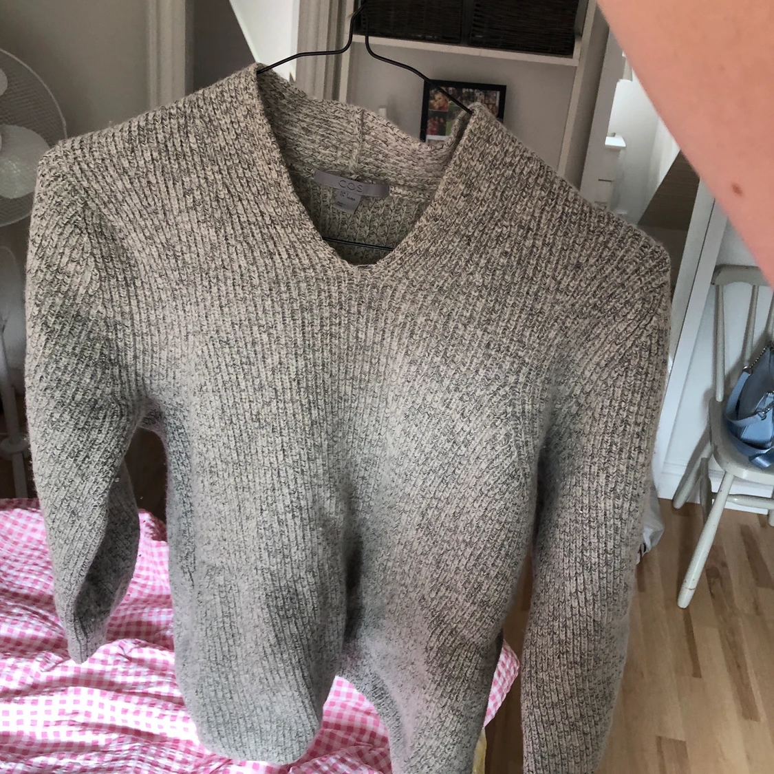 Stickad tröja från COS - 90