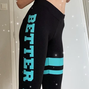 ”Better bodies” tights - Storlek: XS, men liten i storleken💓 använd få gånger :) bra skikt, bara lite sprucken i färgen på vänstra benet. 