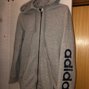 Adidas kofta  - Kan hämtas upp i Malmö eller Ljungbyhed ☺️