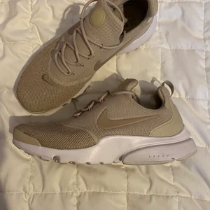 Nike Presto Fly - Nike Presto Fly skor, använda fåtal gånger.