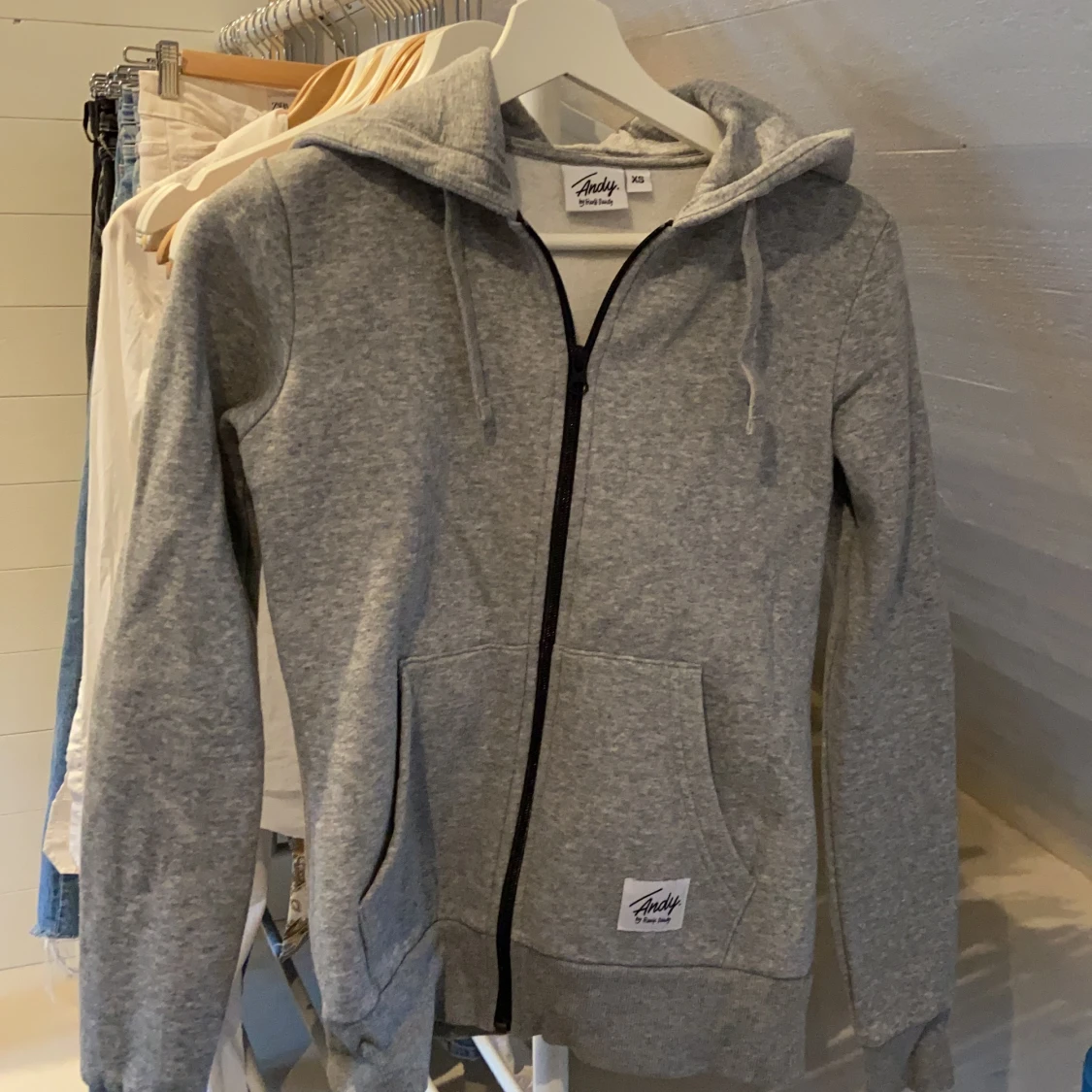 Grå huvtröja strl XS