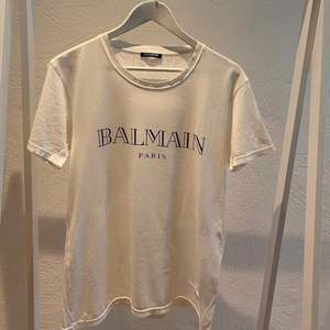 En snygg t-shirt från Balmain