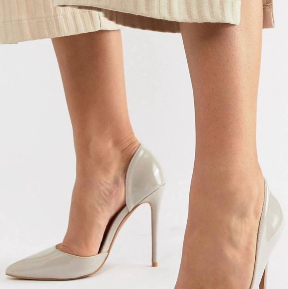 High heels i Beige ( wode fit ) 39  - 90