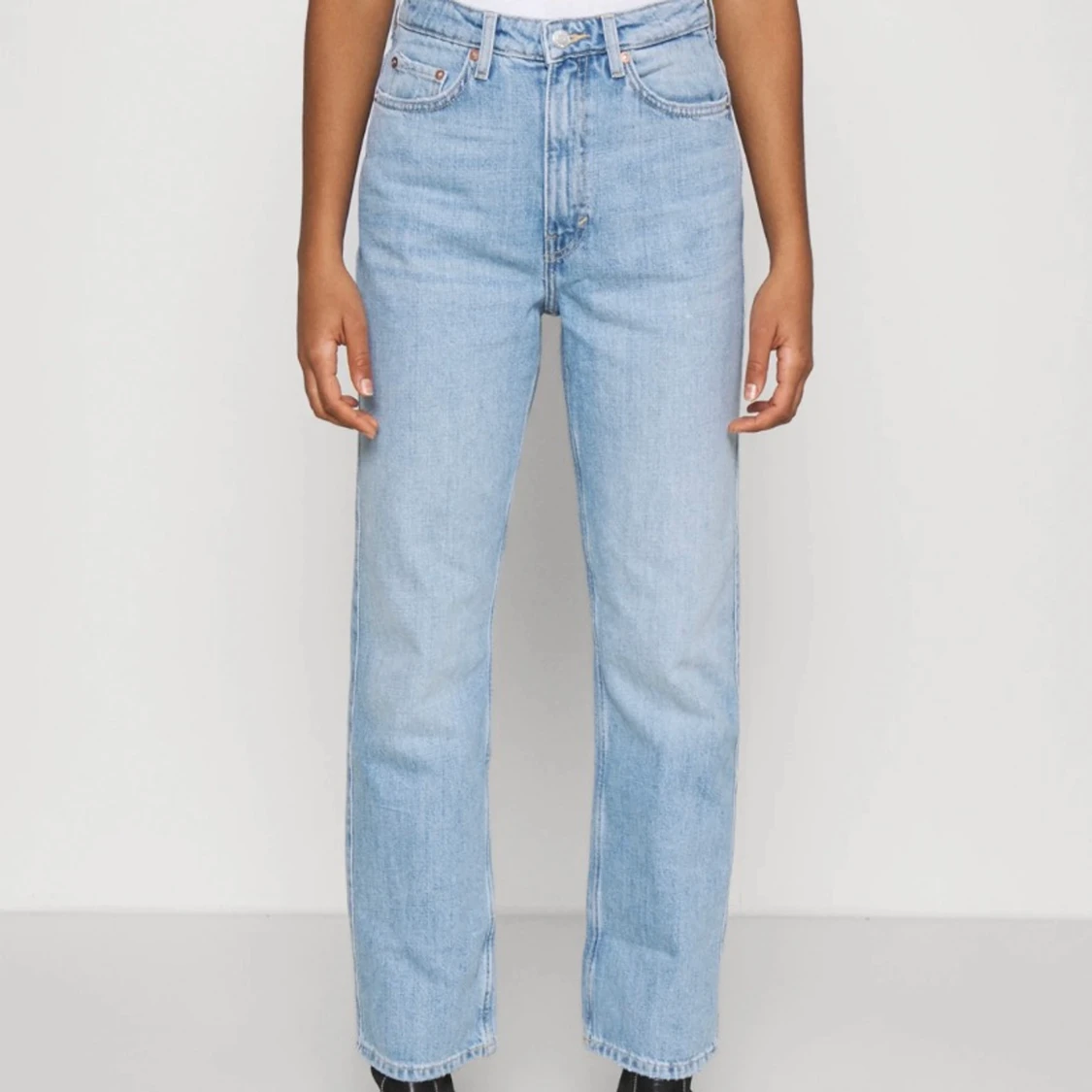 Oanvända jeans från weekday