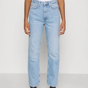 Oanvända jeans från weekday - Prislappen kvar storlek 26/31