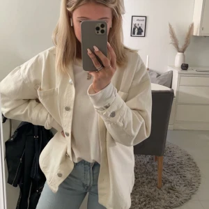 Zara jeans  - Blåa zara jenas fint skick