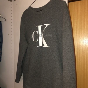 Tröja nyckskick, knappt använd. - Som ny! Storlek S. Nypris 1000kr