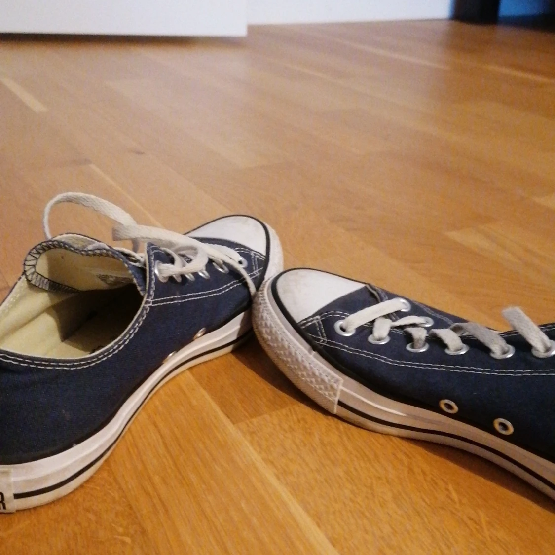 Mörkblå låga converse  - 91