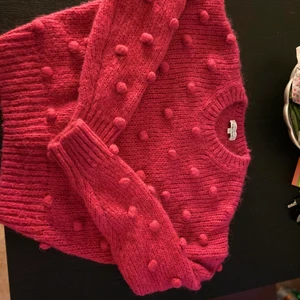 Tröja - Säljer tröja från & Otter stories. Tror den köptes för omkring 800kr. Tröjan är i strl M