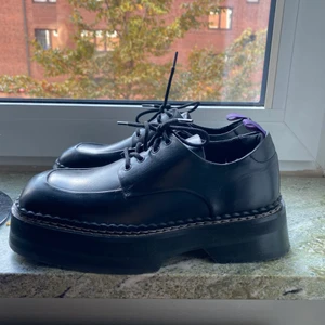 Eytys Phoenix  - Eytys läderskor i strl 37, grov sula och fyrkantiga framtill, så jäkla coola och det tar verkligen emot att sälja dem, men har liknande som jag använder mer! Använda kanske två gånger, nypris ca 4000kr! Orginalbox tillkommer. Pris är inklusive frakt 