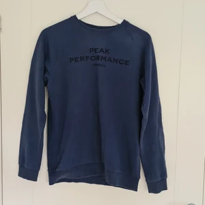 Peak Performance strl 170cm - Peack Performance tröja, strl passa 170cm, bara swish!!:)