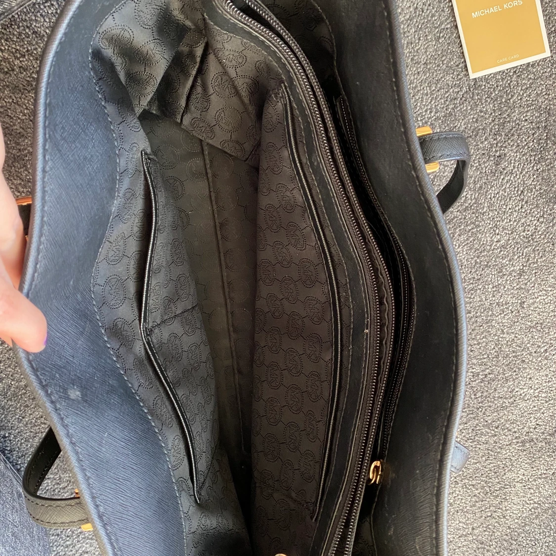 Stort svart micheal kors väska. - 90