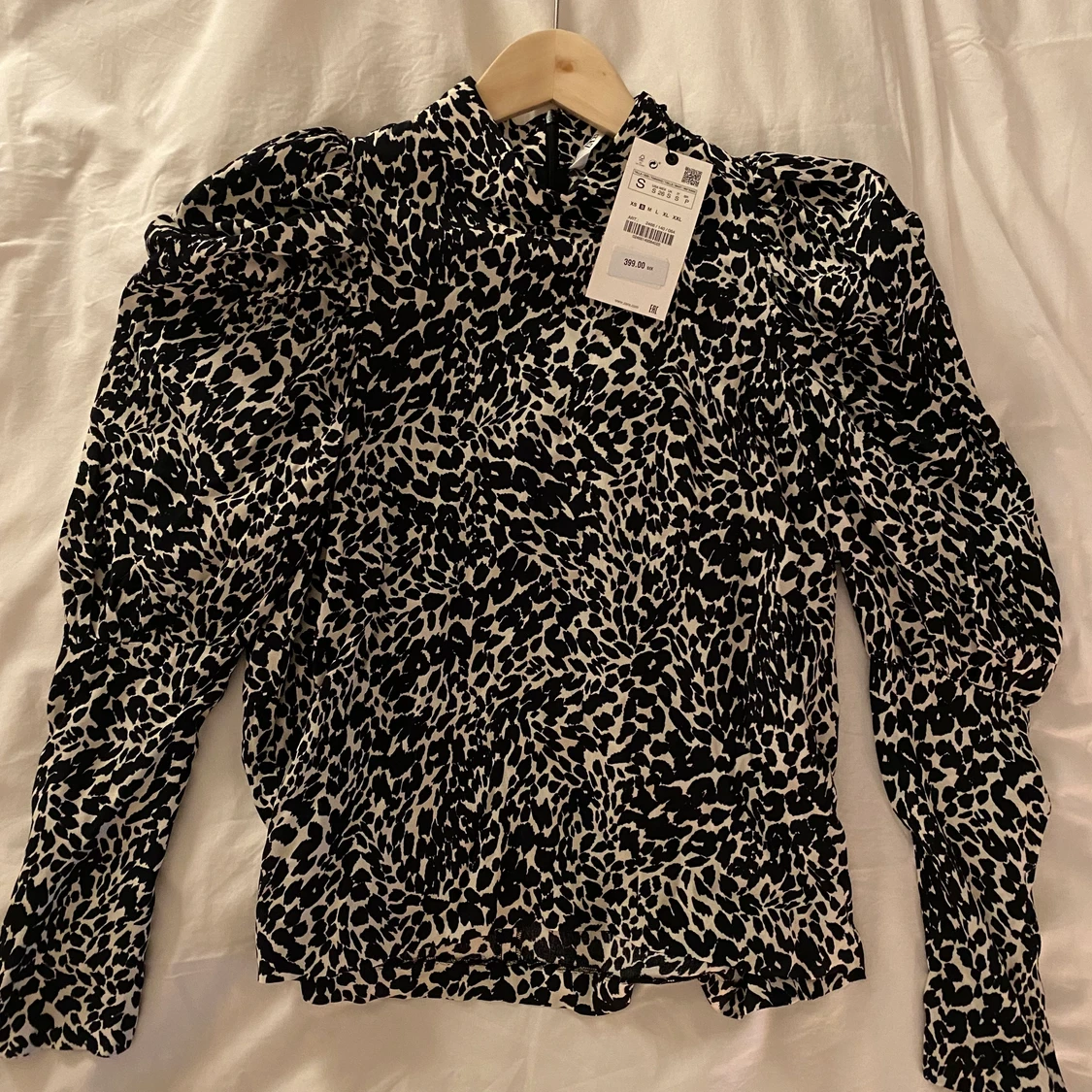 ZARA blus prislapp kvar