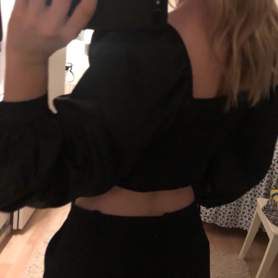 Fest topp med fina detaljer - 91