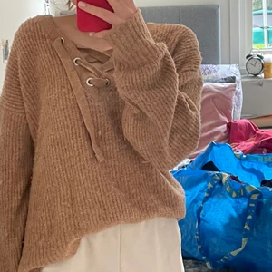 Stickad Tröja - En jätte mysig stickad tröja som tyvärr inte är min stil längre🥰 Du väljer frakt...😊