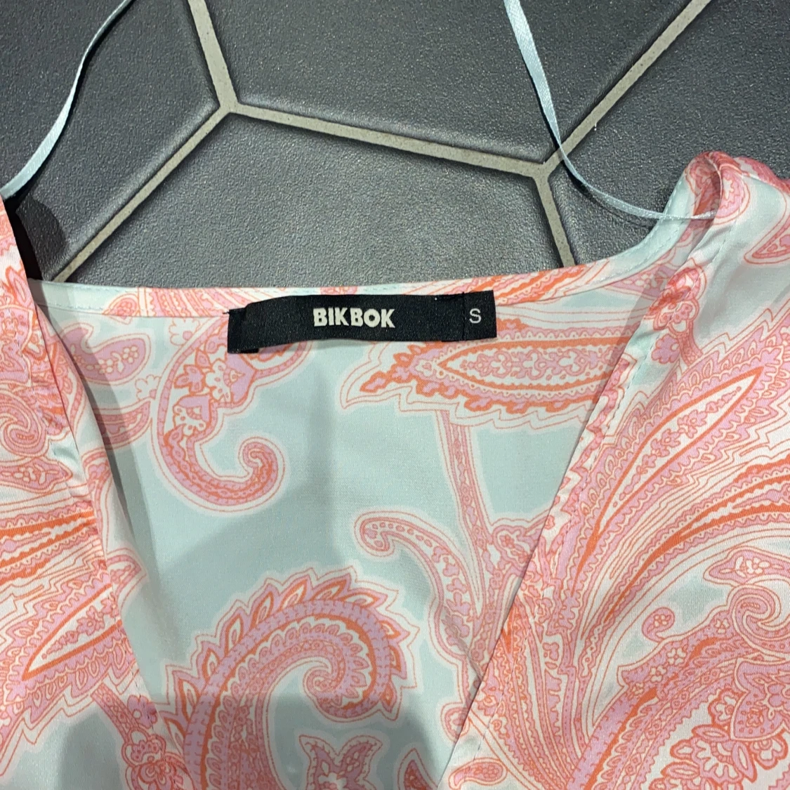 Blus från bikbok i storlek S - 91