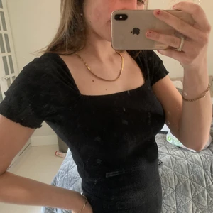 Hm topp - Säljer denna fina topp från hm✨✨Jättefint skick och perfekt till sommaren💕✨