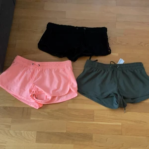 shorts - Dom är aldrig använda  för alla tre 