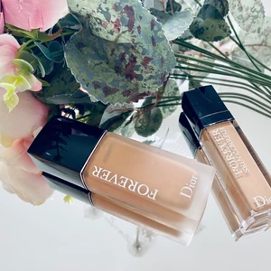 Dior 💰  - Dior foundation och concealer , ej mycket kvar perfekt för att testa om det är något för dig . 😍😍.                        Färgen är i 2W