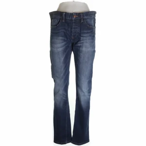 s.Oliver Jeans - Säljer dessa jeans (köpta secondhand) från s.Oliver då de tyvärr var lite för små för mig. Jag har storlek 30/32 och de passade bra i längden men var lite för tajta runt benen, skulle säga att det passar för någon med storlek 26/32 eller 28/32!