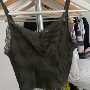 Linne - Detta linnet ifrån new yorker, fick det av en kompis så har ingen aning om pris. Säljes pga för stort