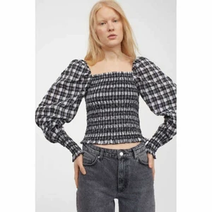 Ganni style från HM  - Den omåttligt populära ”ganni-kopian” med puffärm från HM! 🥵 används för lite pga för lite partyn just nu. 