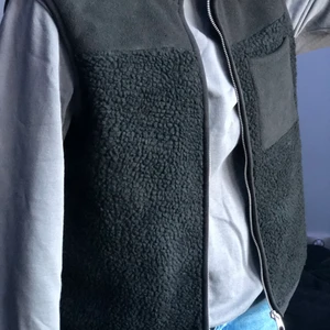PIECES väst - Köpt på ellos för 400, knappt använd🥰