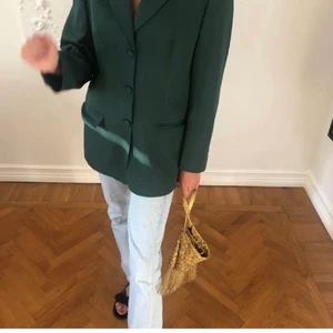 Grön kavaj - Så fin vintage kavaj. Står inte storlek men jag brukar ha s som referens. Jättefint skick🌟😍