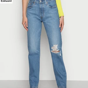 Levis 501 crop  - Jättefina jeans i rak modell. Aldrig använda, prislapp på.  